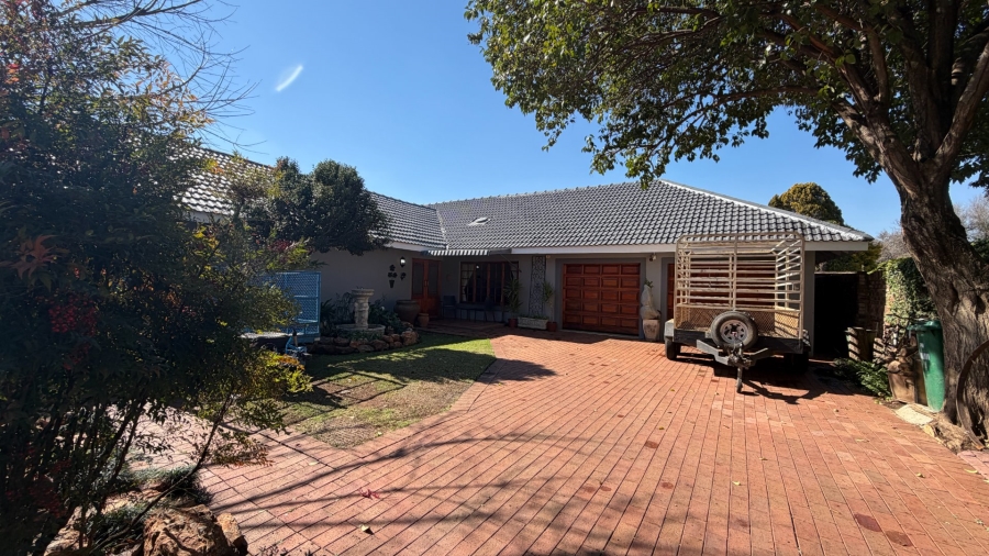 4 Bedroom Property for Sale in Oewersig North West
